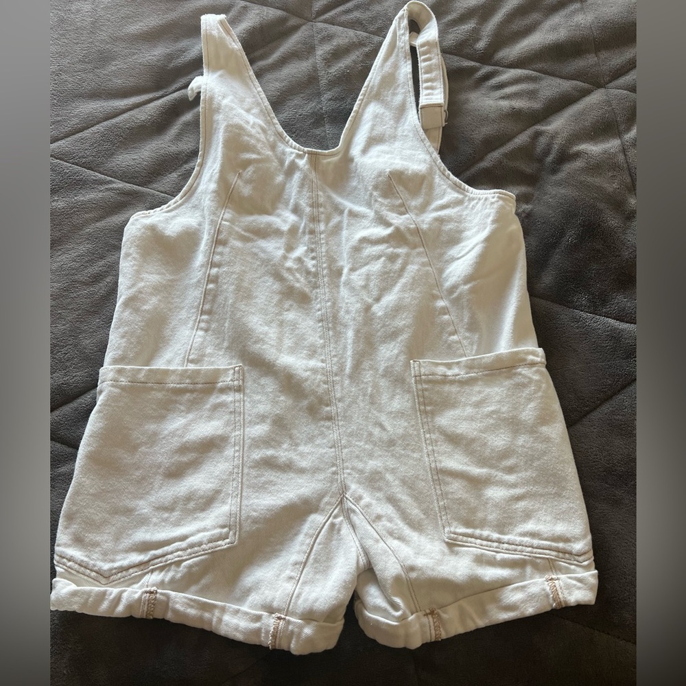 Stitch + Feather White Denim Overalls Shorts Size Medium